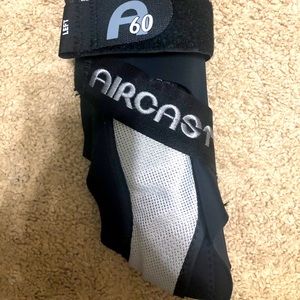 Air cast A60 left ankle support brace NWOT